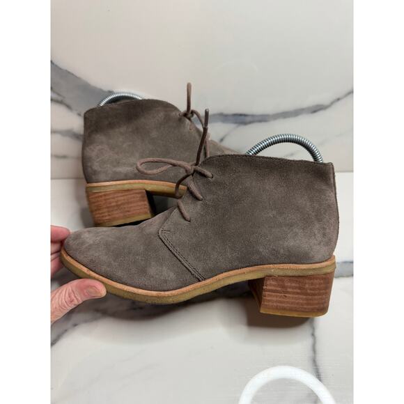 Clarks Women's Gray Suede Phenia Carnaby Boots Sz 7.5 Classic Preppy Victorian - Picture 6 of 7